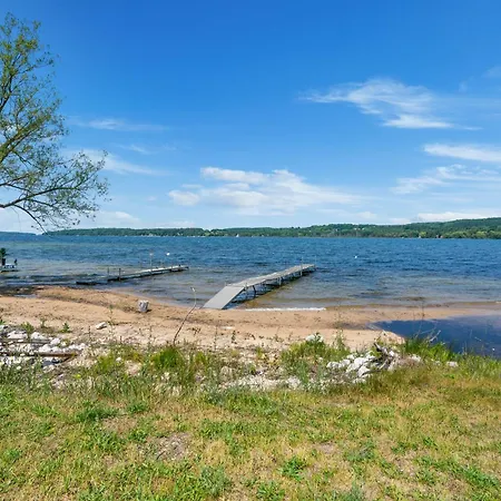 Cozy 2 Bedroom Home On Shores Of Lake Charlevoix